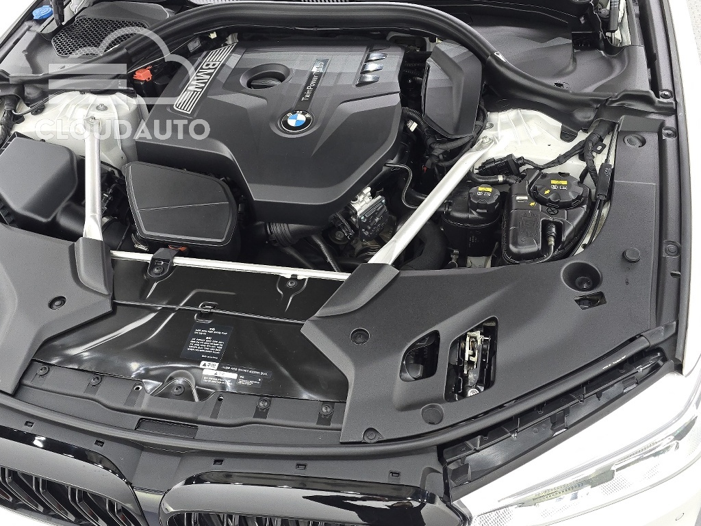 2019 BMW 5 Series 530i xDrive M Sports Plus - Image 6
