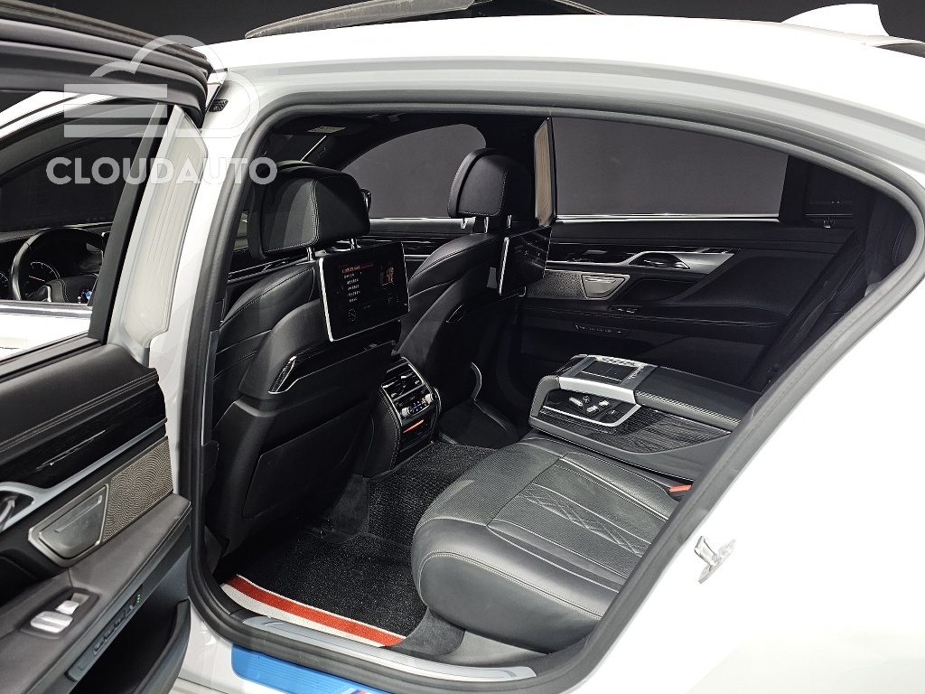 2018 BMW 7 Series 730Ld xDrive M Sports - Image 16