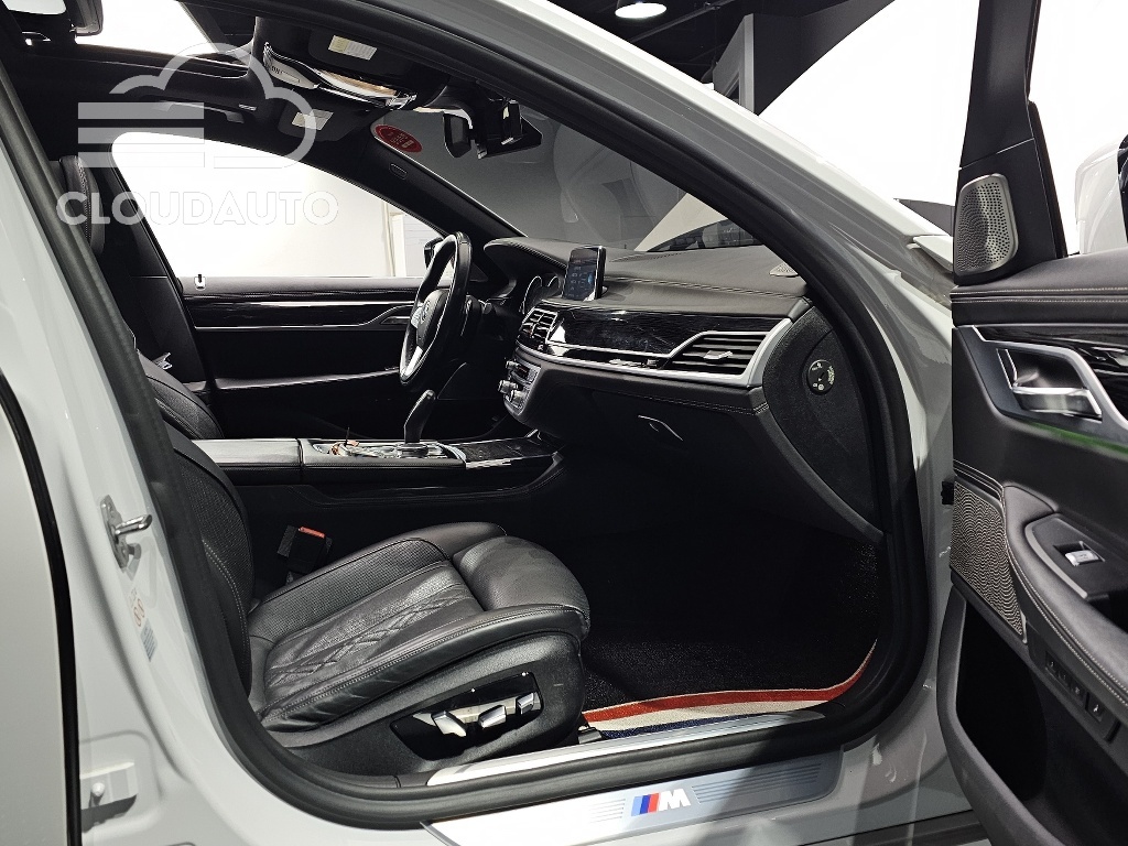 2018 BMW 7 Series 730Ld xDrive M Sports - Image 10