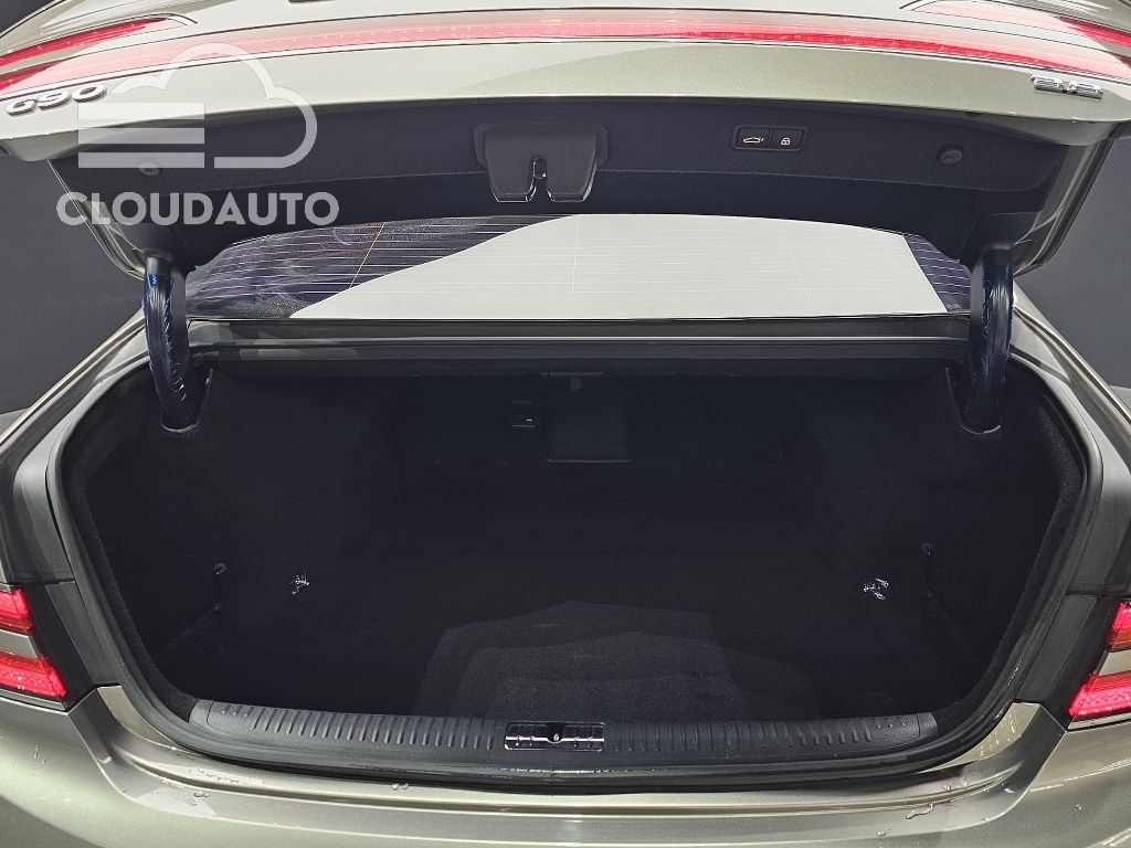 2019 Genesis G90 3.8 - Image 20