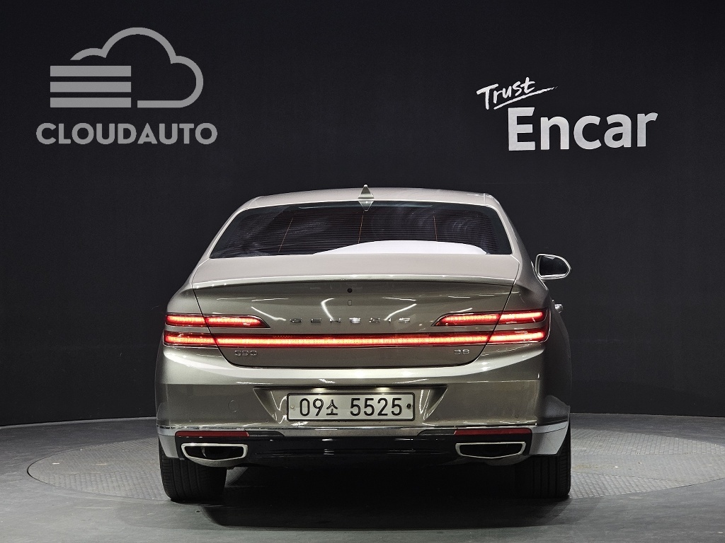 2019 Genesis G90 3.8 - Image 4