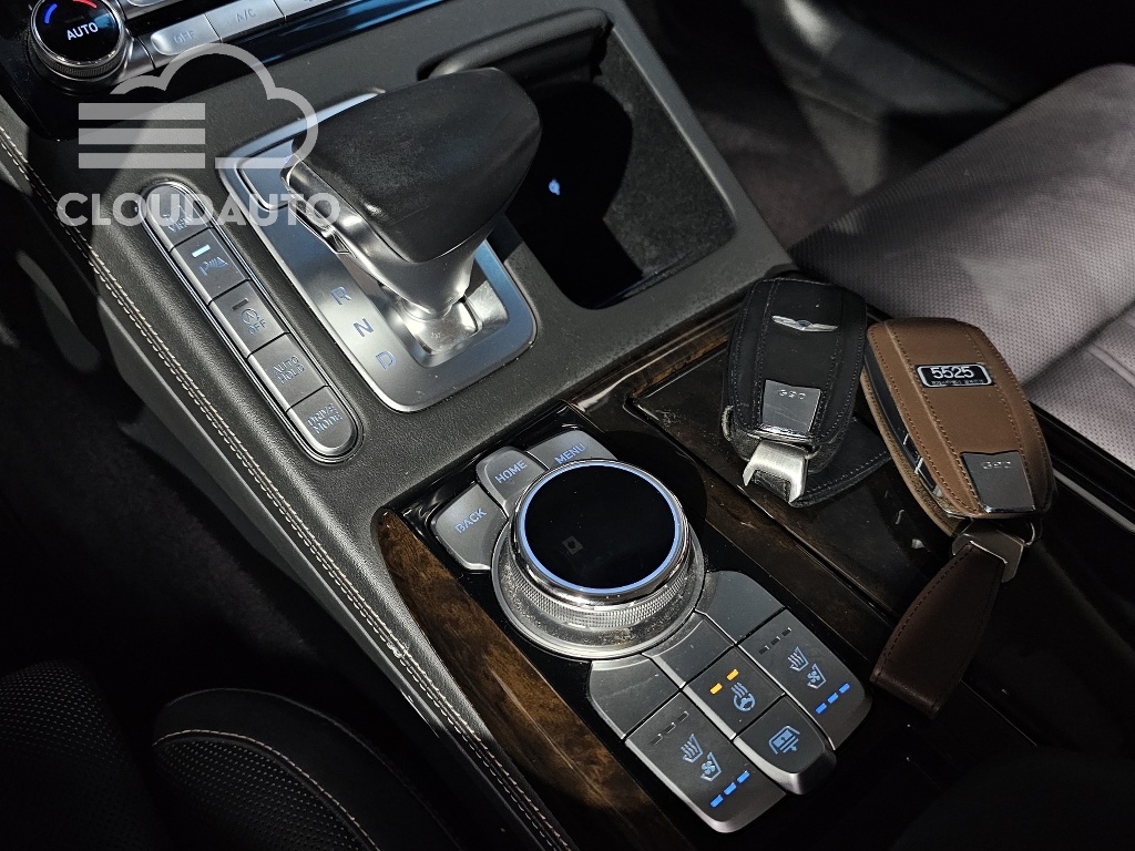 2019 Genesis G90 3.8 - Image 9