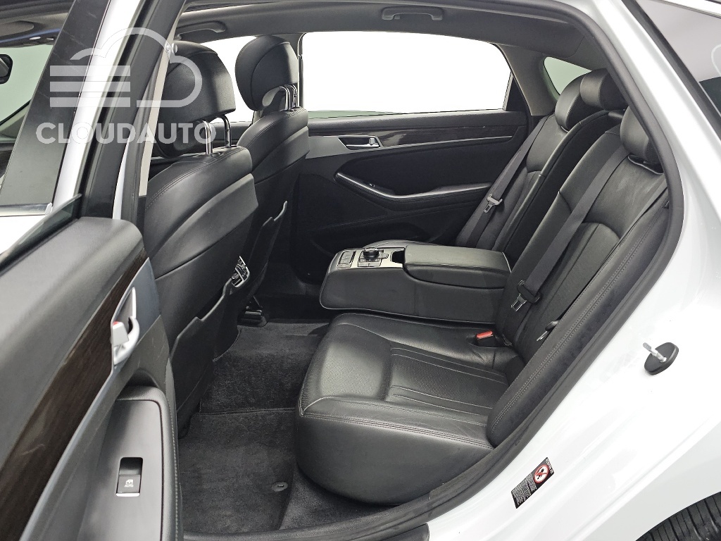 2018 Genesis G80 3.3 GDI - Image 13