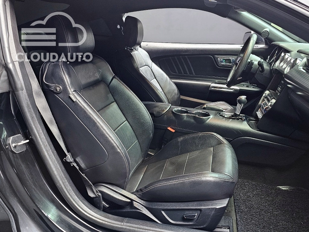 2016 Ford Mustang Coupe - Image 10