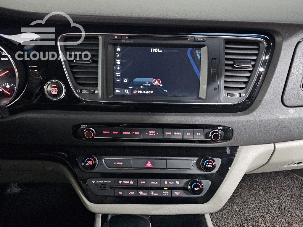 2018 Kia Carnival Gasoline 7 - Image 14