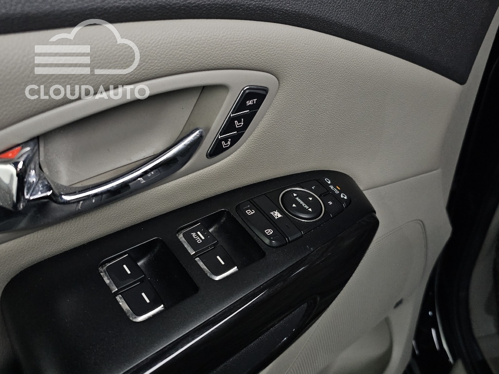 2018 Kia Carnival Gasoline 7 - Image 17