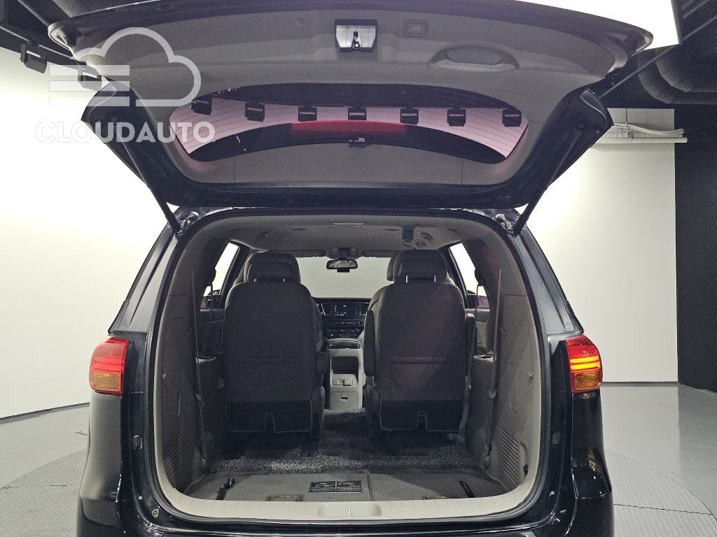 2018 Kia Carnival Gasoline 7 - Image 20