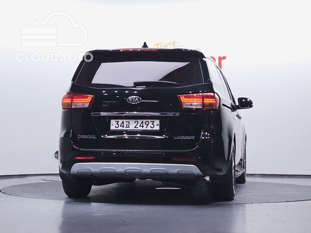 2018 Kia Carnival Gasoline 7 - Image 4