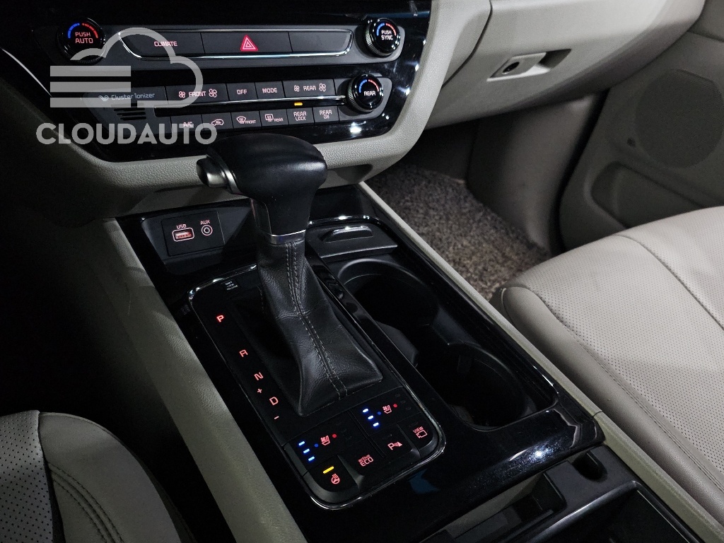 2018 Kia Carnival Gasoline 7 - Image 9