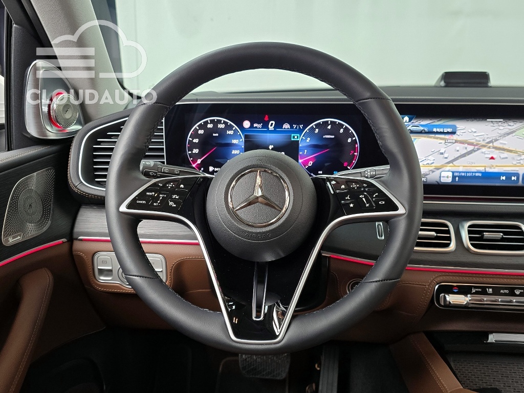 2025 Mercedes-Benz GLE GLE450 4MATIC - Image 14