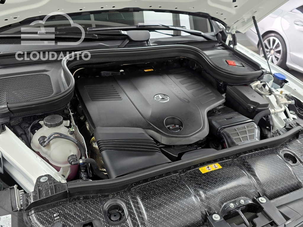2025 Mercedes-Benz GLE GLE450 4MATIC - Image 6