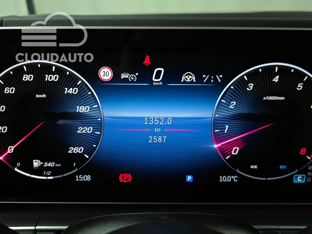 2025 Mercedes-Benz GLE GLE450 4MATIC - Image 8