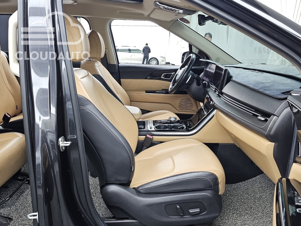 2021 Kia Carnival 9 Signature - Image 11
