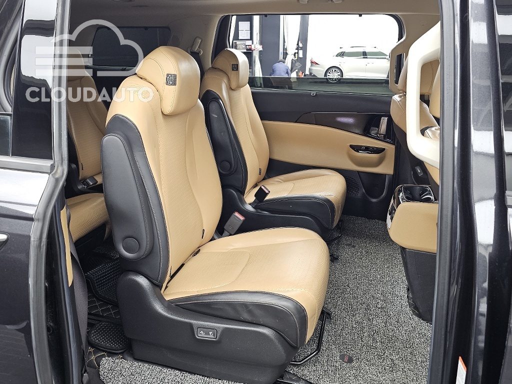 2021 Kia Carnival 9 Signature - Image 12