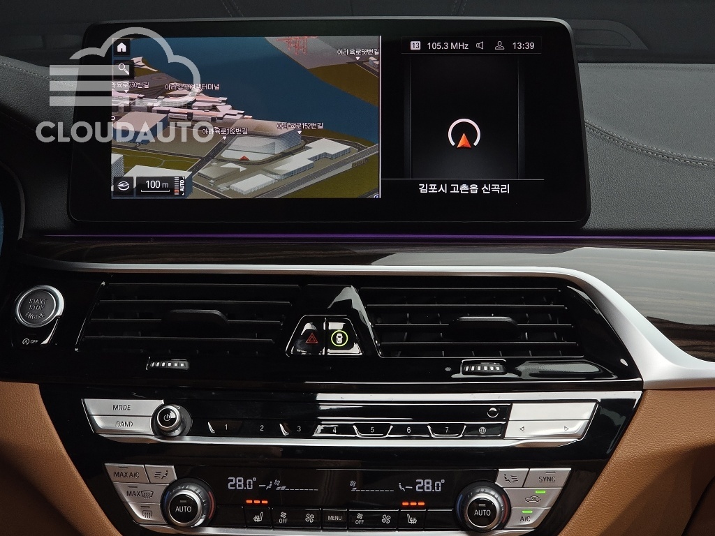 2022 BMW 5 Series 520i M Sports - Image 14