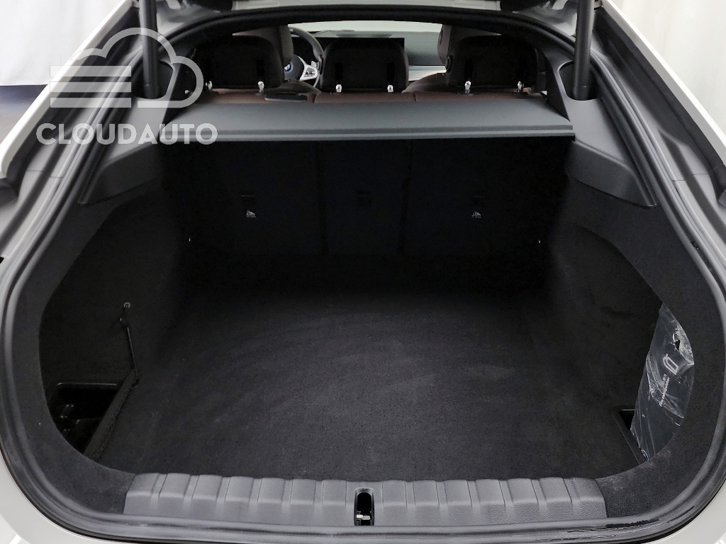 2024 BMW 4 Series 420i M Sports Coupe - Image 21