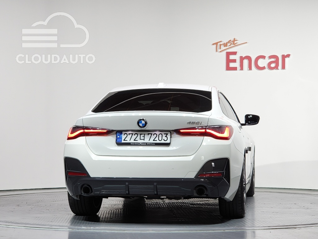 2024 BMW 4 Series 420i M Sports Coupe - Image 4