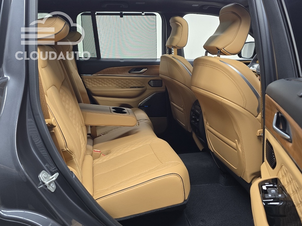 2023 Jeep Grand Cherokee 4xe - Image 12