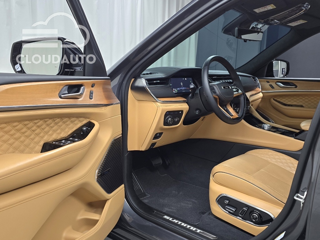 2023 Jeep Grand Cherokee 4xe - Image 10