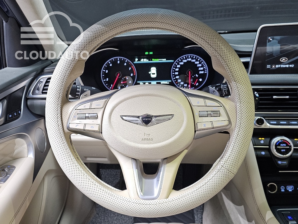 2019 Genesis G70 2.0T - Image 13