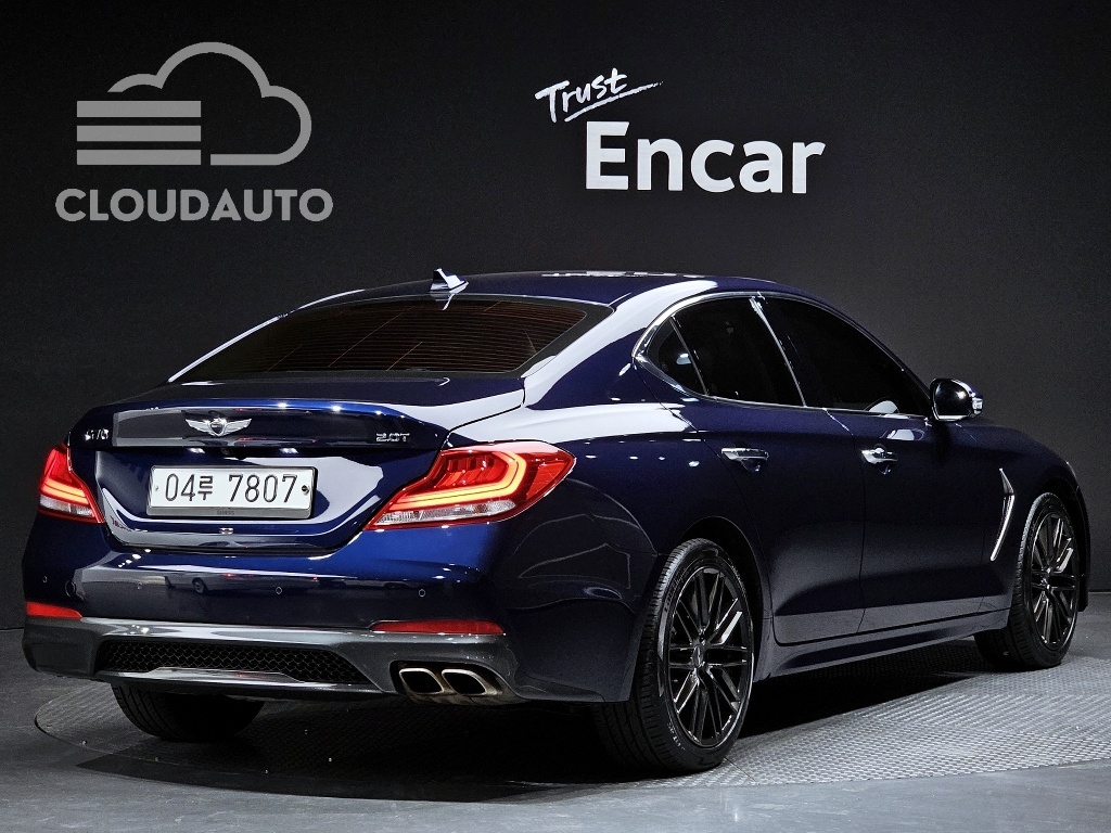 2019 Genesis G70 2.0T - Image 2