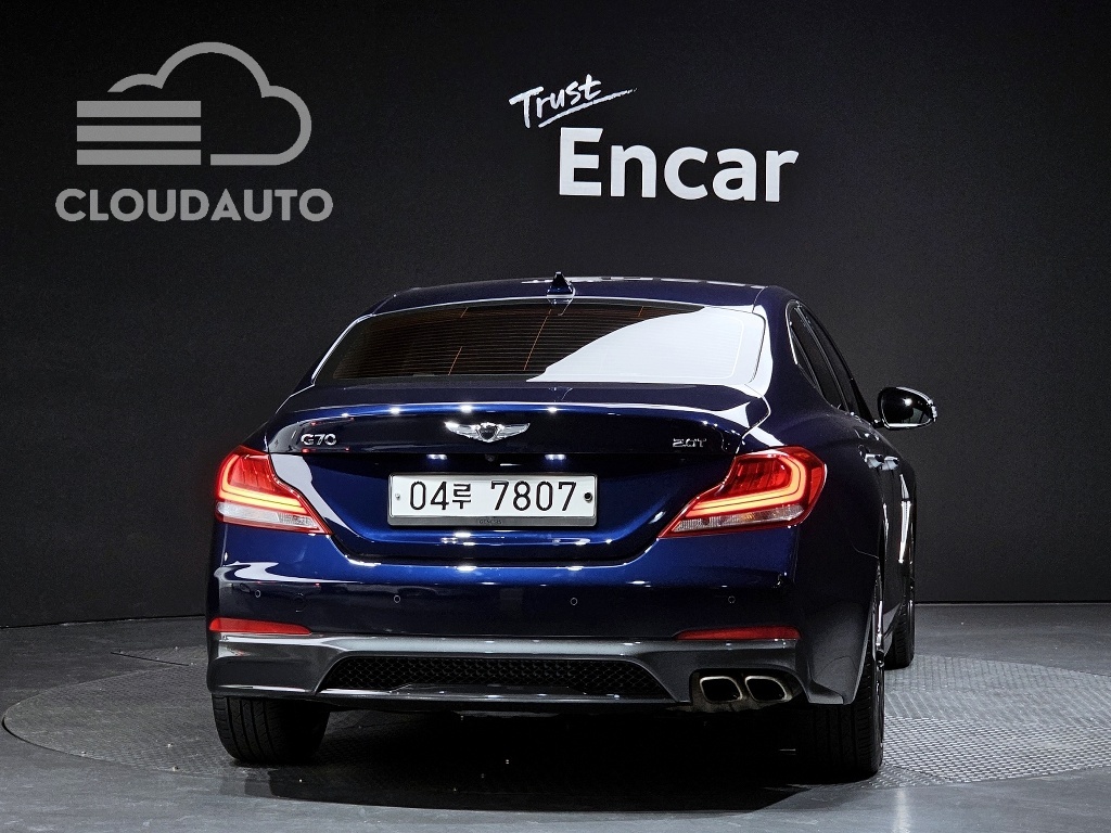 2019 Genesis G70 2.0T - Image 4