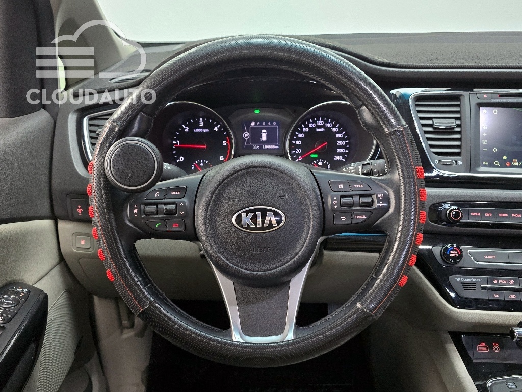 2016 Kia Carnival 9 Noblesse - Image 13