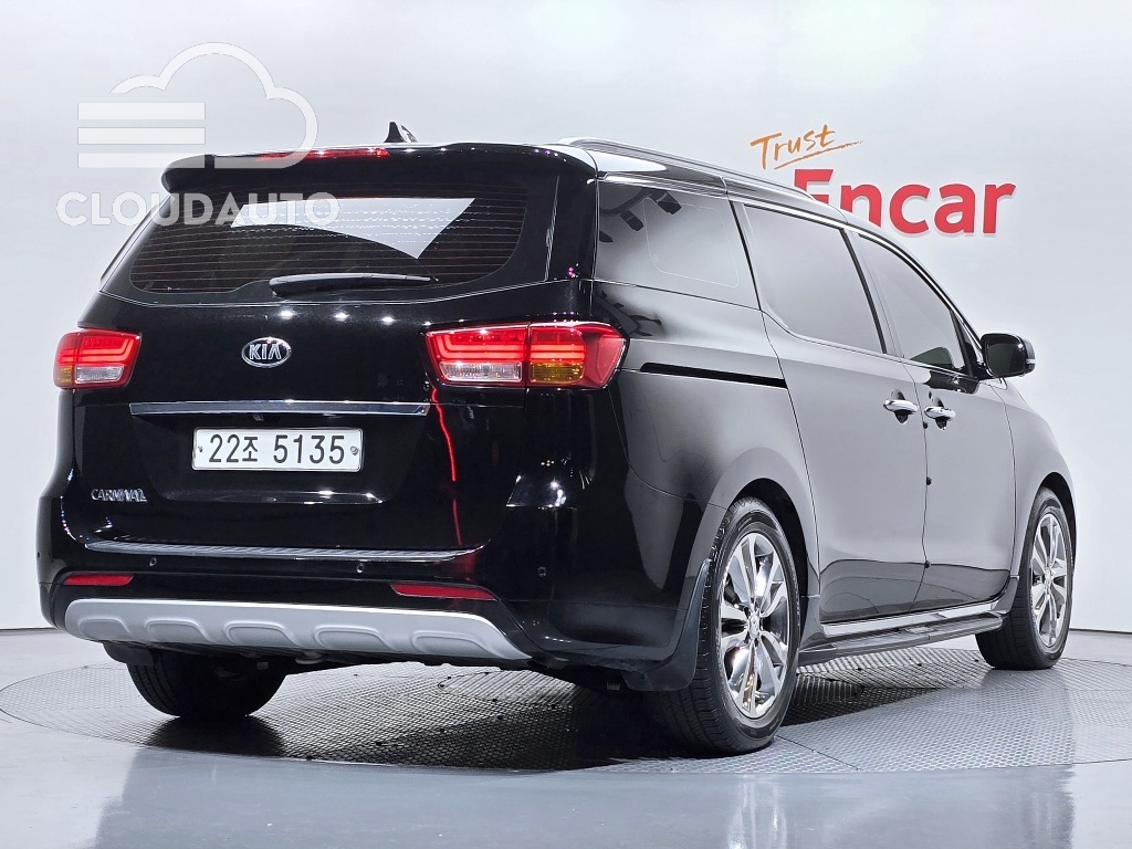 2016 Kia Carnival 9 Noblesse - Image 2