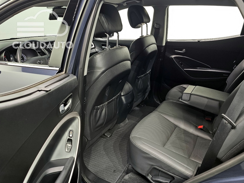 2018 Hyundai Santa Fe Diesel 2.0 2WD - Image 11