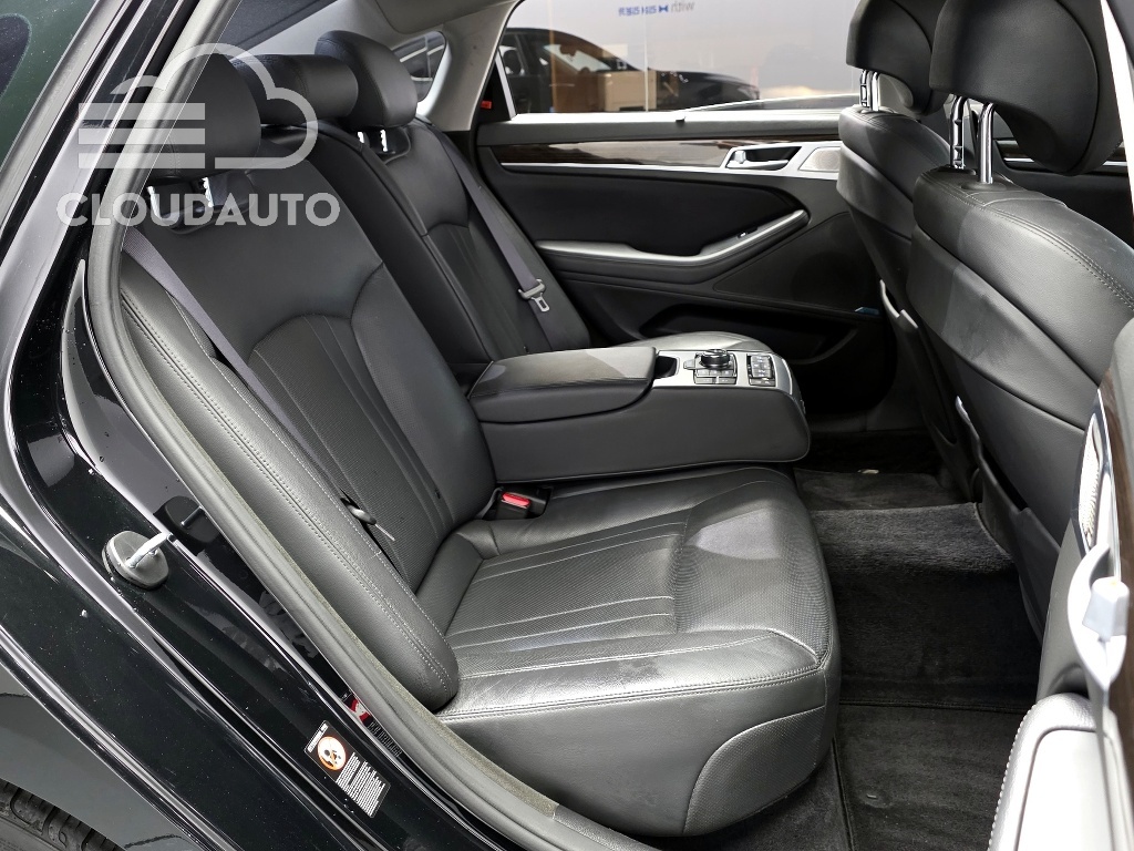 2017 Genesis G80 3.3 GDI AWD - Image 12