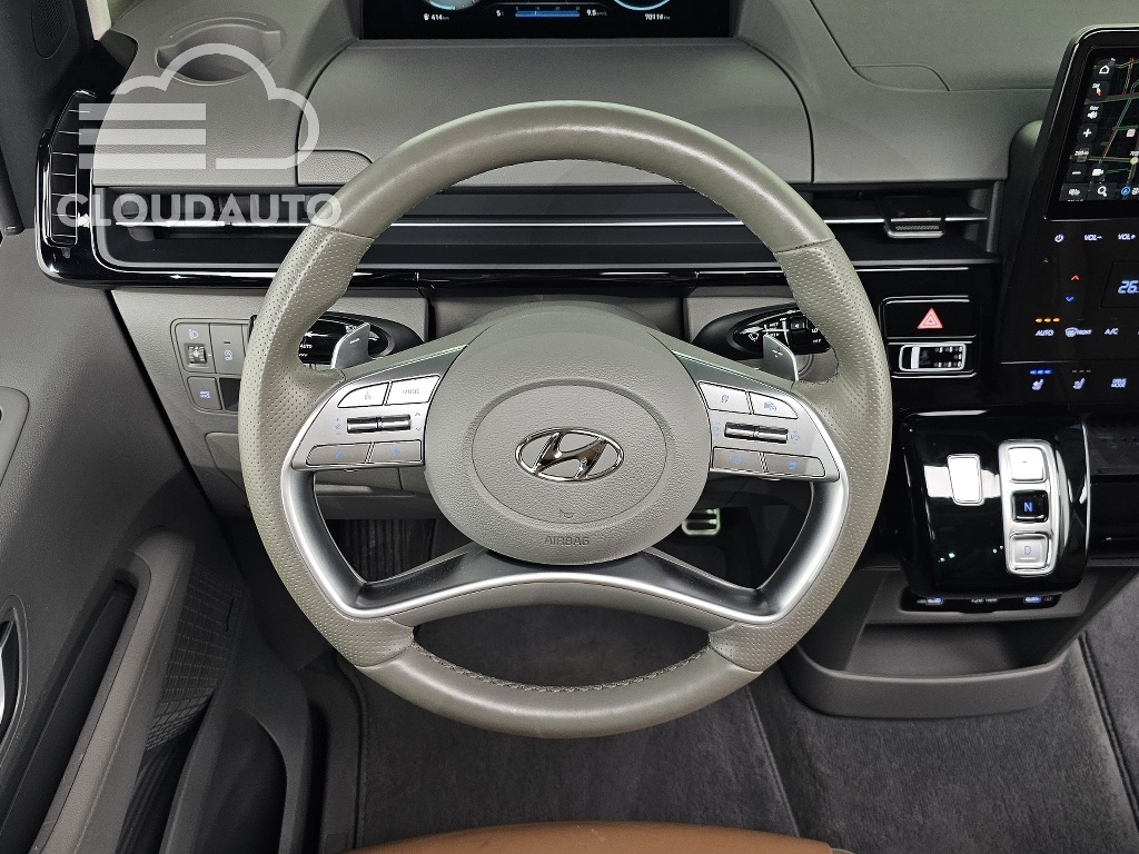 2022 Hyundai Staria 4WD 9 - Image 13