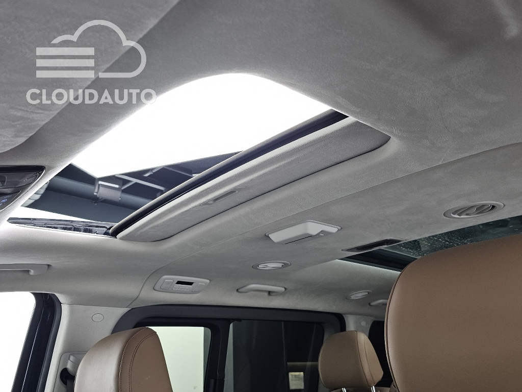2022 Hyundai Staria 4WD 9 - Image 16