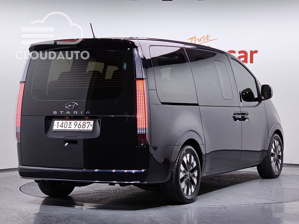 2022 Hyundai Staria 4WD 9 - Image 2