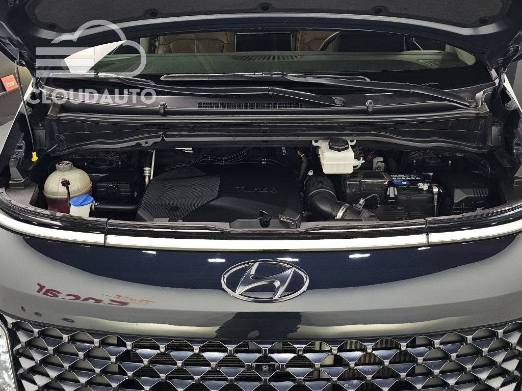 2022 Hyundai Staria 4WD 9 - Image 6