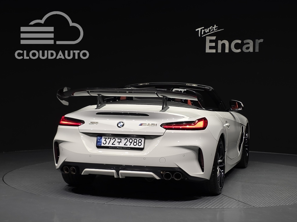 2024 BMW Z4 sDrive20i M Sports - Image 2