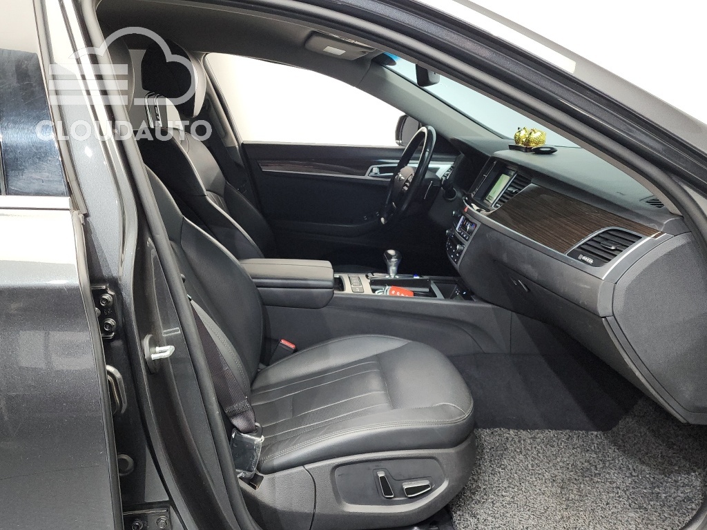 2018 Genesis G80 3.3 GDI AWD - Image 11