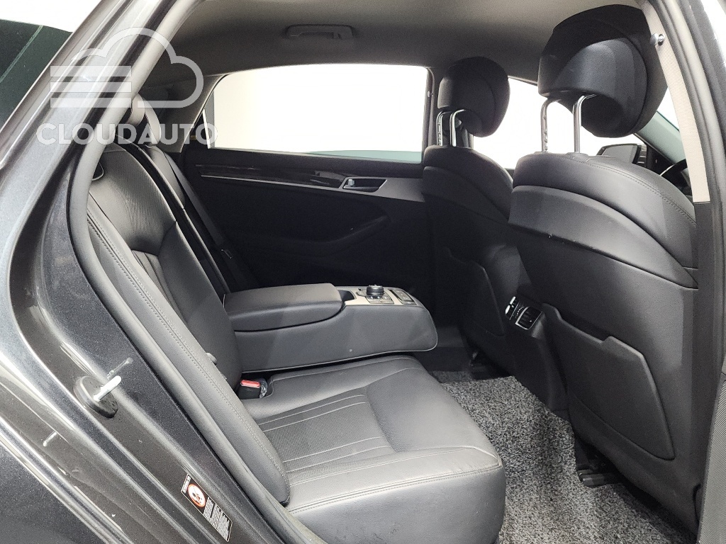 2018 Genesis G80 3.3 GDI AWD - Image 12