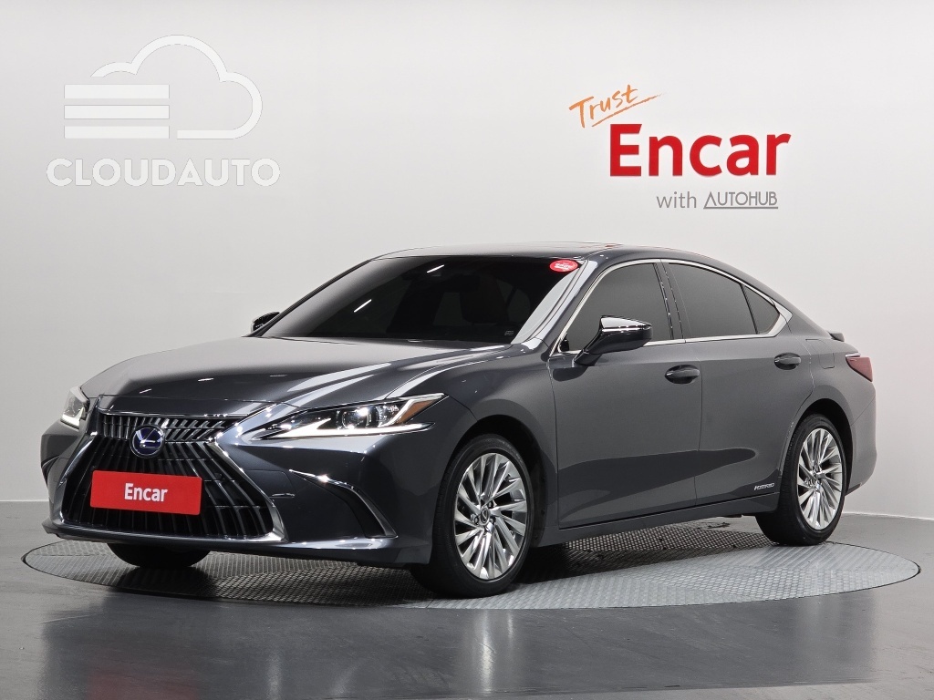 2022 Lexus ES300h Luxury Plus