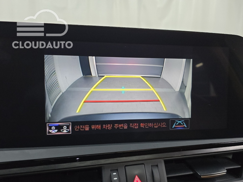 2022 Lexus ES300h Luxury Plus - Image 15