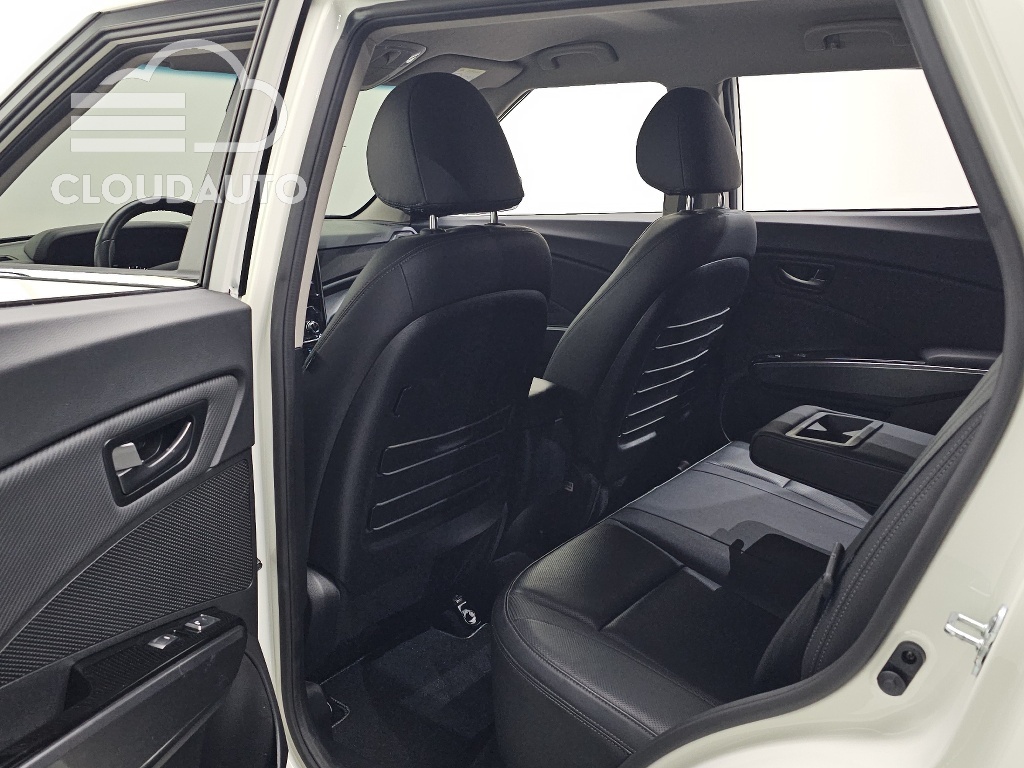 2022 SsangYong Tivoli Gasoline 1.5 2WD - Image 11