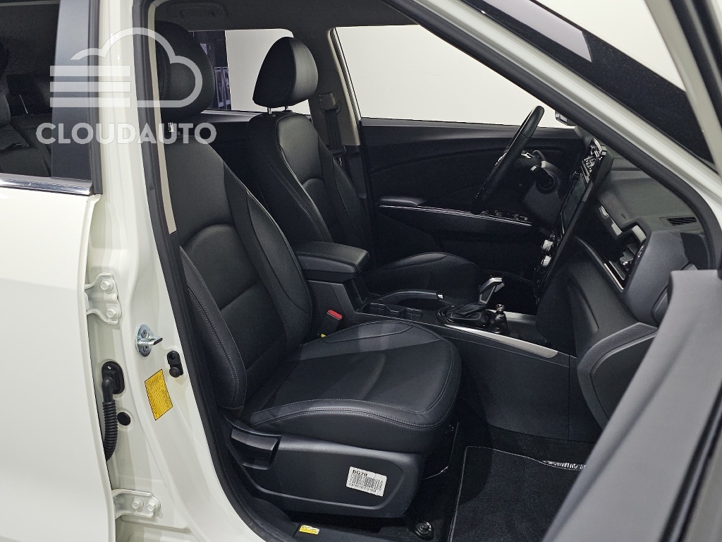 2022 SsangYong Tivoli Gasoline 1.5 2WD - Image 12