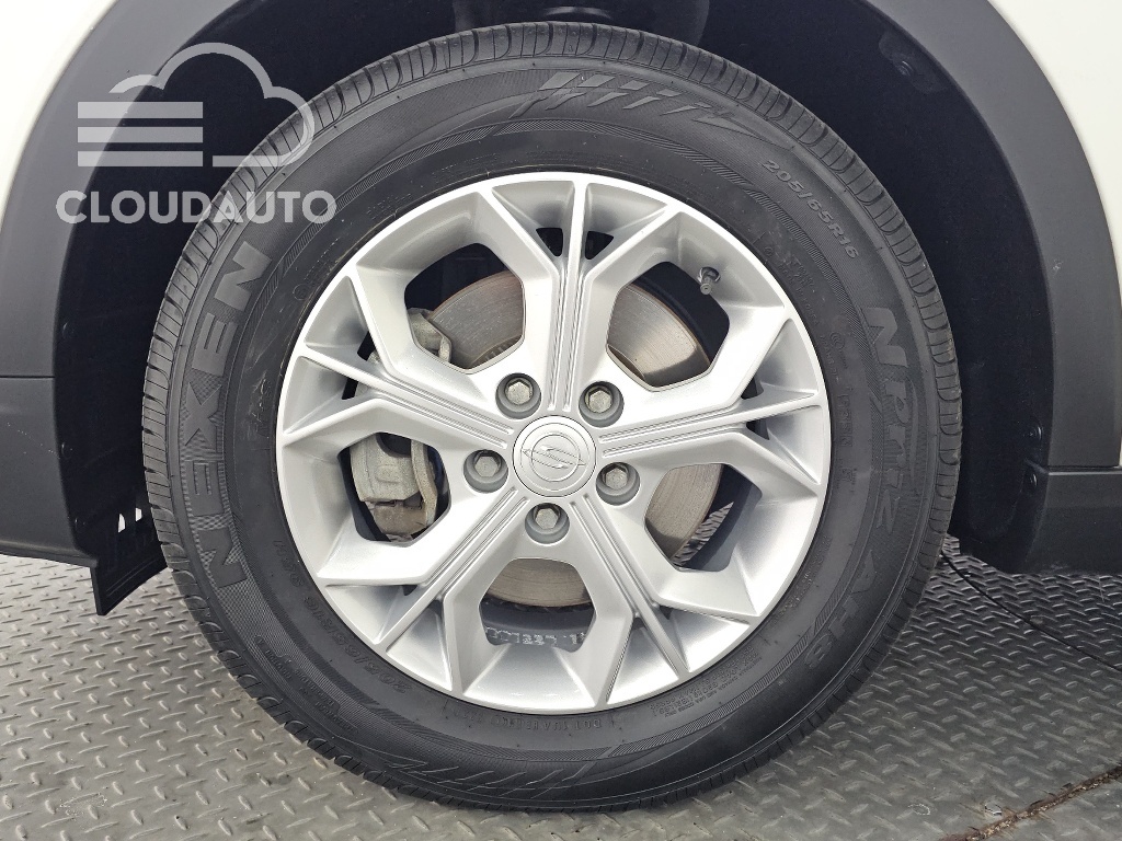 2022 SsangYong Tivoli Gasoline 1.5 2WD - Image 5