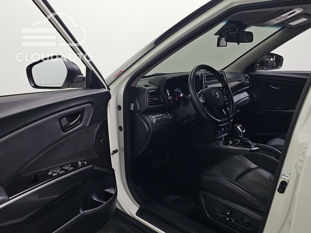 2022 SsangYong Tivoli Gasoline 1.5 2WD - Image 10