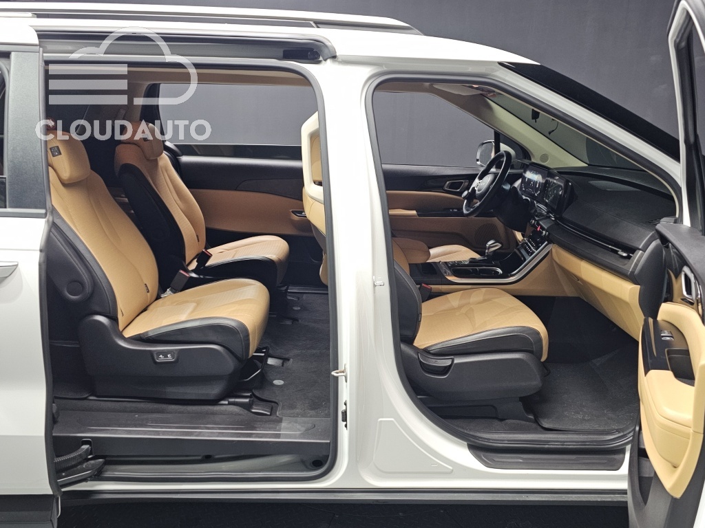 2022 Kia Carnival 9 Prestige - Image 11