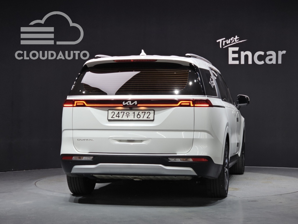 2022 Kia Carnival 9 Prestige - Image 4