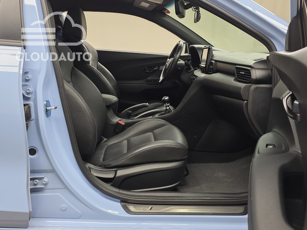 2019 Hyundai Veloster 2.0 N - Image 11