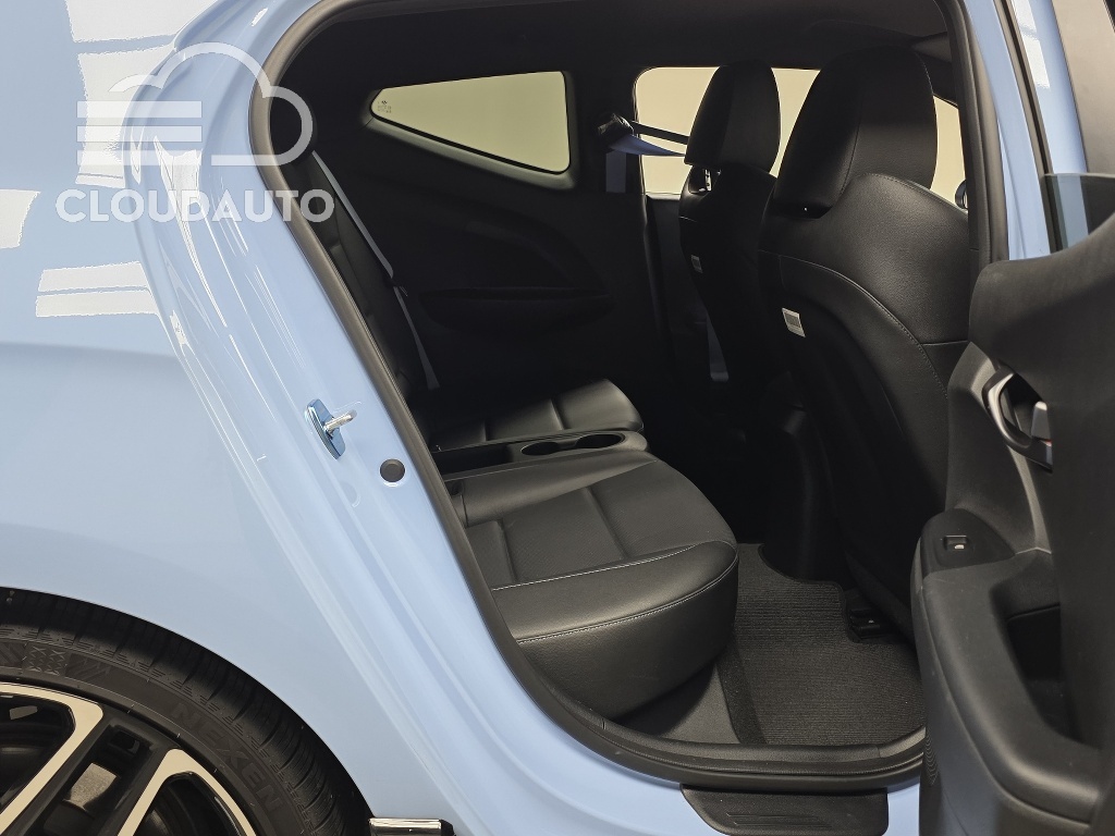 2019 Hyundai Veloster 2.0 N - Image 12