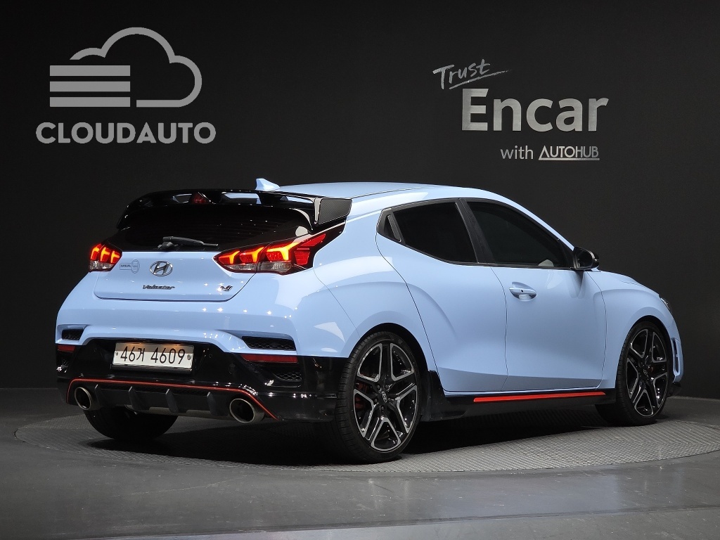 2019 Hyundai Veloster 2.0 N - Image 2