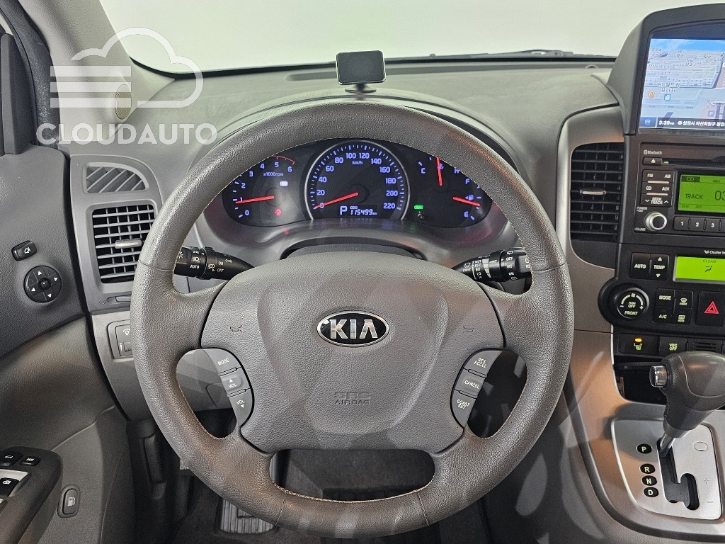 2013 Kia Carnival Grand GLX - Image 13
