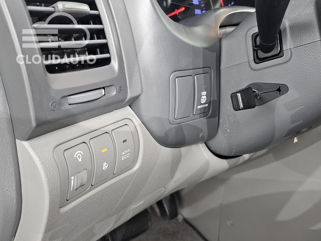 2013 Kia Carnival Grand GLX - Image 17